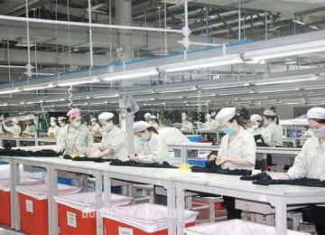 Tại sao lựa chọn đi xuất khẩu lao động ngành may mặc?